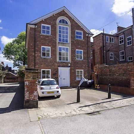Loveyork Priory Apartment - Central With Parking Экстерьер фото